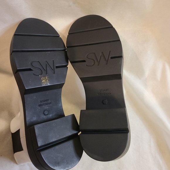 Stuart Weitzman Norah Lug Sole Chelsea Boots - Picture 10 of 11